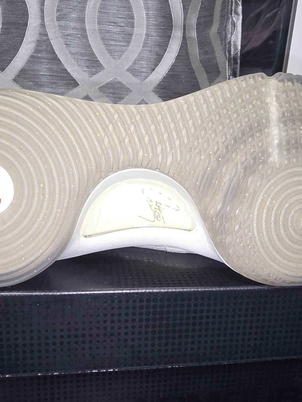Curry 4 Retro - Picture 3 of 16
